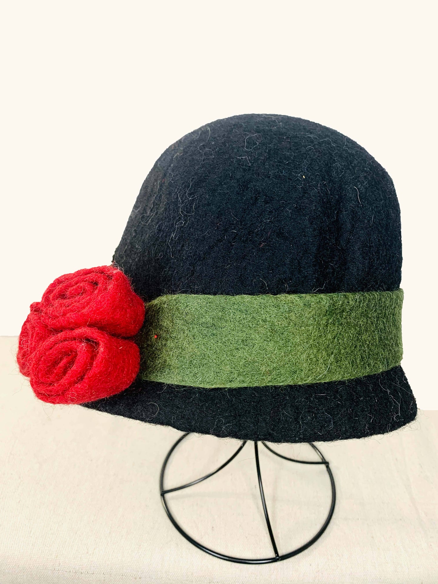 Black & Green Cloche Wool Hat with Red Flowers