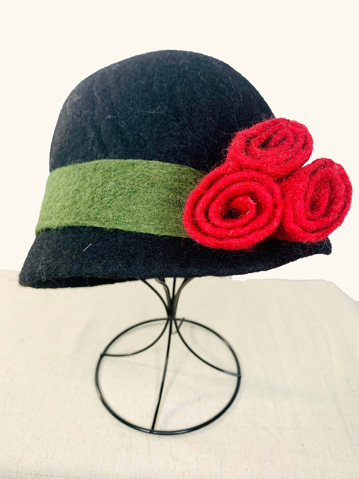 Black & Green Cloche Wool Hat with Red Flowers